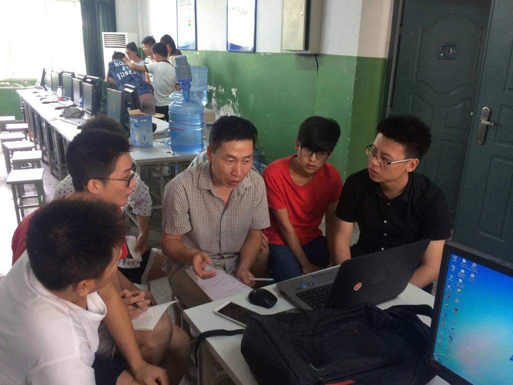 周千老师指导培训中