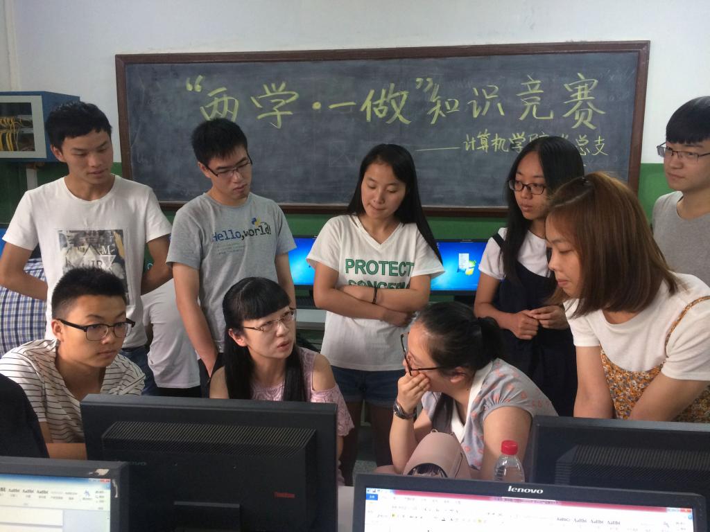 杨青老师指导培训中