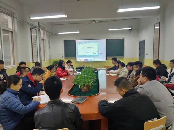 kaiyun开云官方召开班主任、班级主要干部班级管理培训会 (1).jpg